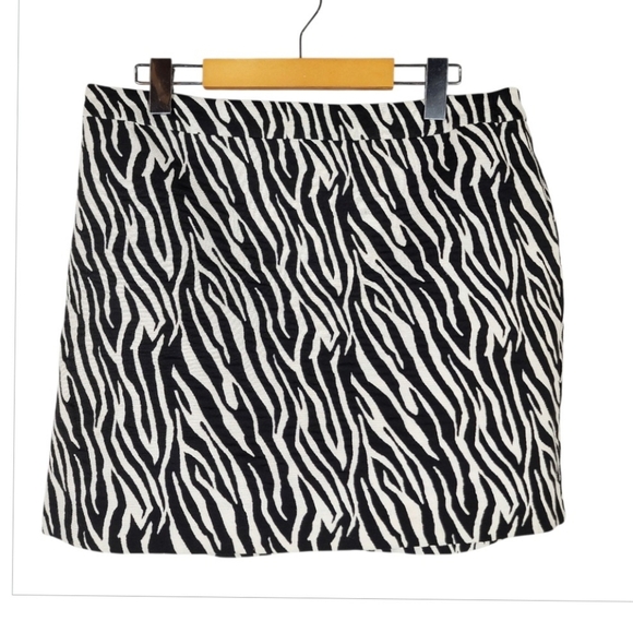 Promod Black White Zebra Print Mini Skirt Exposed Zip Size 42/10 - Picture 2 of 10
